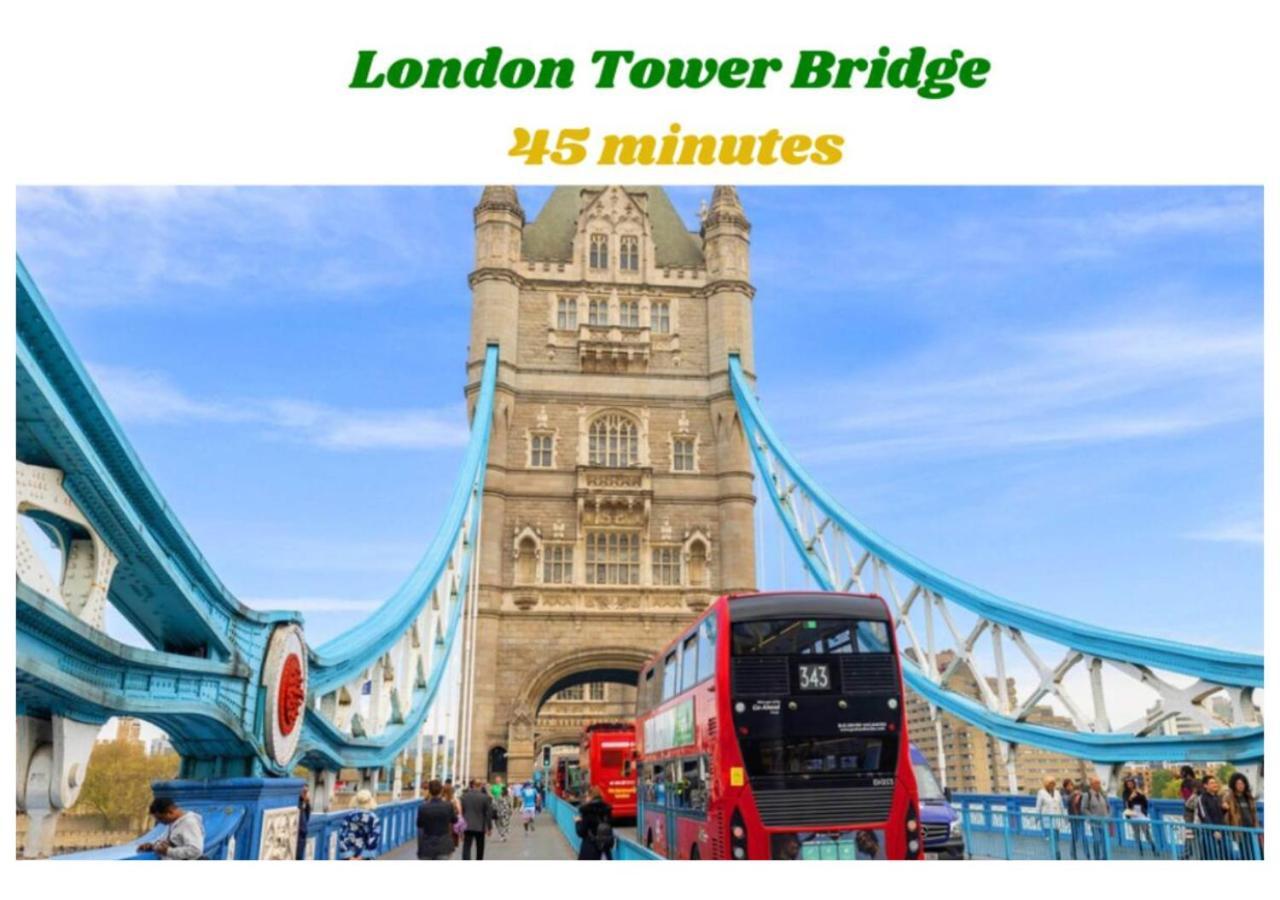 Elegant & Spacious 2 Bedroom Hideaway In The Heart Of London - Sleeps 6 People- Has A King Bed- Parking Available! Instant Book! 20 Percent Off! Limited Time Deal! Barnet Exterior photo